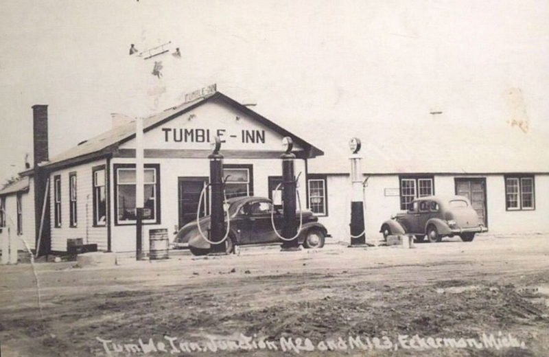 Tumble Inn (Tumble-Inn) - Old Postcard